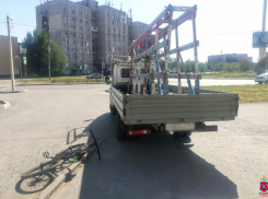 В Волжском ГАЗель сбила 17-летнего велосипедиста 