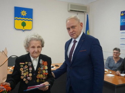Мэр Волжского встретился с ветеранами ВОВ