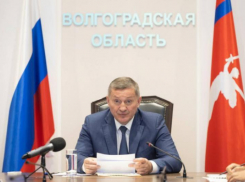 После ночной атаки дронов Волгоград оперативно восстанавливает поврежденные дома