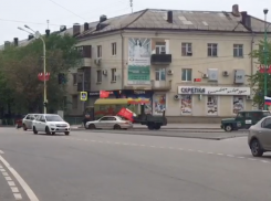 Автомобили «тех лет» проехали по Волжскому