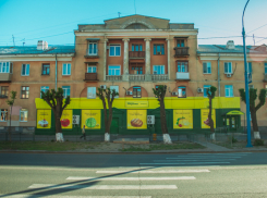Мэрия Волжского не в силах противостоять порче исторического облика города бизнесменами