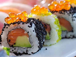 Суши-бар на западе Волгограда готовит еду в ужасающих условиях 