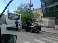 В Волжском в ДТП у «Спутника» попал автобус