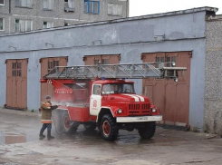 В Волжском за неделю горели три мусорных контейнера
