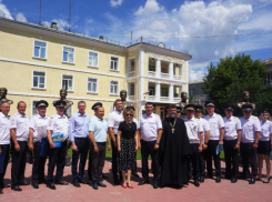 В Волжском поздравили сотрудников госавтоинспекции