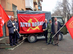 Грузовик-буханку с гуманитарной помощью отправили волжане на Донбасс