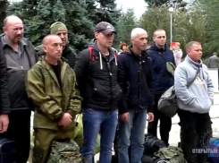 Из Волжского отправили первых мобилизованных: видео