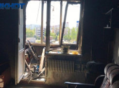 Искореженные балконы и копоть: репортаж из пострадавших квартир при пожаре на «Людмиле» в Волжском