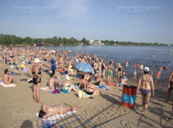﻿Прокуратура потребовала, чтобы мэрия Волжского вмешалась в ситуацию с платным пляжем на Зеленом 