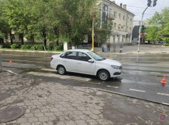 В Волжском школьница попала под колеса «Лады», проигнорировав сигнал светофора