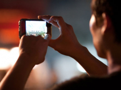 Волжанки жалуются на любителей залезть под юбку с фотокамерой