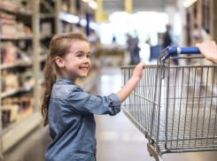 Огурцы по 29 рублей, курица по 99,90 в магазине на проспекте Ленина, 361