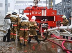 Целый час тушили кирпичный дом в Среднеахтубинском районе