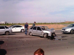 В поселке Южном столкнулись три автомобиля