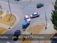 Автомобилист пытался уйти от столкновения и попал в ДТП в Волжском