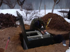 Септики в поселке Рабочий мешают дорожным работам