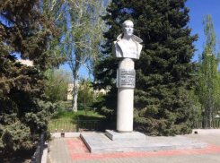 В Волжском завершается благоустройство памятников