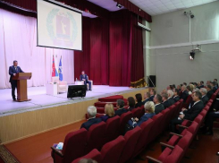 Андрей Бочаров отчитался за 270 миллионов рублей в Средней Ахтубе