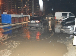 В Волжском жители 14 микрорайона существуют в условиях тотального бездорожья