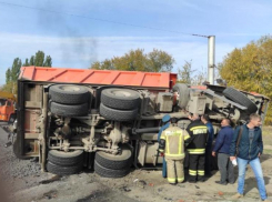 Медики рассказали о состоянии пострадавшего в аварии молодого водителя в Волжском