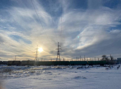 Опасно и страшно: жители Волжского продолжают борьбу с ЛЭП у нового парка
