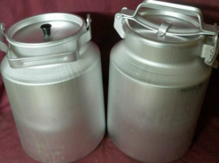 Под Волгоградом у сельского бизнесмена приставы изъяли бидоны для молока