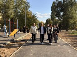 В Волжском глава города провел объезд территорий и поручил устранить нарушения благоустройства