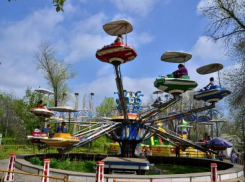 Бесплатные аттракционы в Волжском заработали для школьников