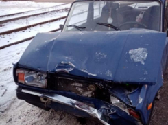 Водитель ВАЗа устроил ДТП в Волжском: его госпитализировали