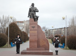 Волжским школьникам предлагают нарисовать логотип года Маресьева