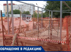 Незаконную стройку начали на парковке в Волжском