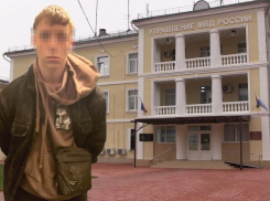 В Волжском курьер собирал деньги с обманутых пенсионеров: видео 