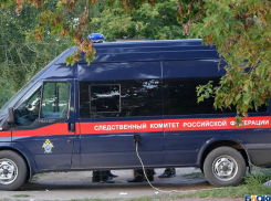 Мужчина открыл стрельбу у волгоградского ТЦ: трое ранены