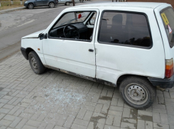 В Волжском вандалы продолжают громить машины