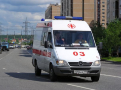 Водитель иномарки покалечил мужчину при резком развороте в Волжском