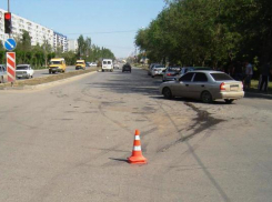 В Волжском бухгалтер учинила ДТП: госпитализирована 22-летняя девушка