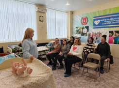 Более 700 жителей Волгоградской области прошли бесплатное обучение для работы в социальной сфере