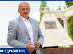 Глава Волжского Игорь Воронин поздравил учителей с профессиональным праздником
