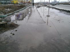 Мэрия Волжского сняла с себя ответственность за просевшие дороги, перенаправив жалобы застройщику