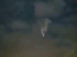 Аномальное свечение в небе над Волжским испугало горожан