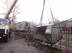 В Волжском продолжают сносить незаконные киоски