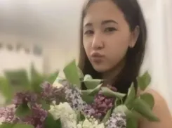 Прекрасную Анну Арсий поздравляет с 18-летием семья!