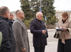 Глава Волжского Игорь Воронин проинспектировал проблемные участки города