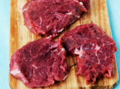 В области у предпринимателя обнаружили подозрительное мясо