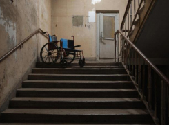 Глава СК РФ взял на личный контроль дело семьи инвалидов из Волжского, застрявшей на пятом этаже