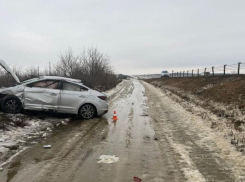 7-летний ребенок погиб в аварии на трассе Волгоград-Саратов: еще трое в больнице