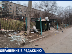 «Управляющая компания – от слова «управлять»: как далеко в Волжском может улететь картон без дворника