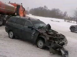 В Волжском водитель напился на месте аварии сразу после столкновения