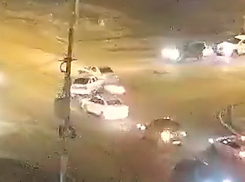 ДТП с участием двух торопыг попало на видео в Волжском 