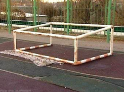  В Волгоградской области 2-летнего малыша раздавило футбольными воротами